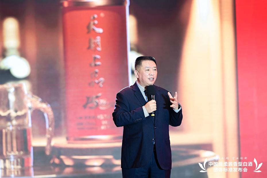 天朝上品集團(tuán)董事長(zhǎng)黃永毅 2_副本.jpg